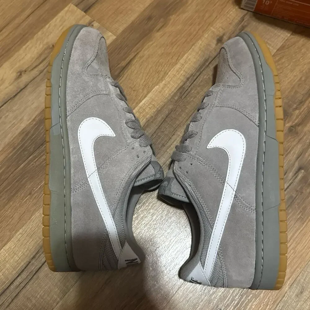 2005 Nike dunk Low Medium Grey White Gum Bottom Suede Vintage 311730-011 Sz 10.5